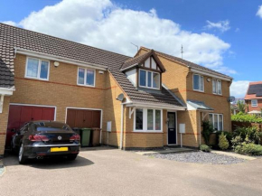 Charming Home in Wellingborough